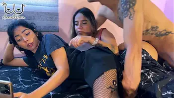 Follandome al novio de mi mejor amiga cuando ella se distrae