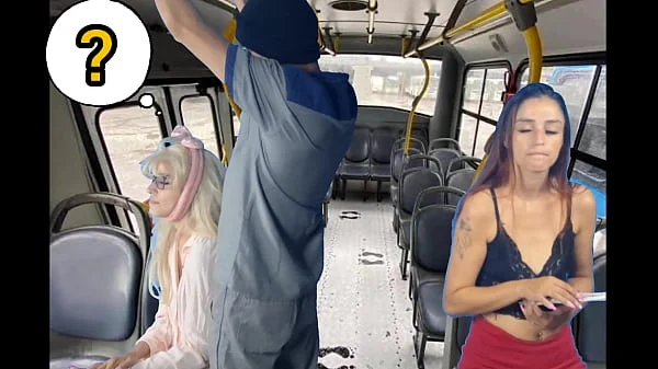 Trabalhador tira pau pra fora e encoxa mulheres dentro do ônibus em público!