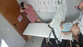 Madrasta leva enteada ao ginecologista safada!
