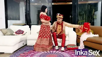 Chudai Boda hindú termina en orgia entre hermanastras y padrastros.