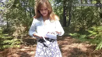 lovely 18 years old girl plays with sex toy during her first porn casting