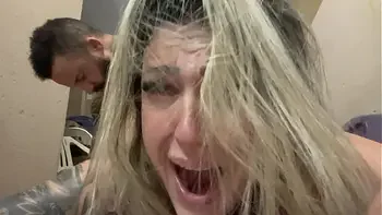 No beco de uma viela fazendo aquele amor gostoso com a buceta toda molhada e seu pau pulsando dentro dela sem camisinha pronto pra gozamos juntos !