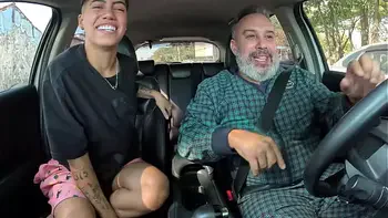 Boyceta pegou uma carona e acabou fudendo pela primeira vez, nem o cú escapou Cristal Ortega