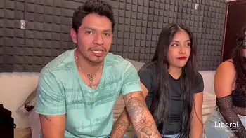 Parejas swinger hacen su primer intercambio de parejas real