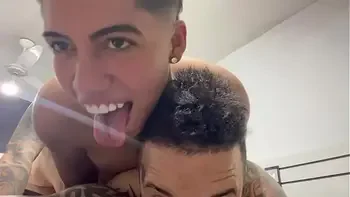 Aquele sexo gostoso sentindo a socada ate o fim no cu e na buceta no pelo ate gozar juntos !