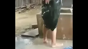 ရေချိုးချောင်းရိုက်