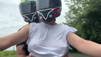 Recogí a Mi Cliente Favorito De DIDI Sin Sostén y Toco Mis Grandes Tetas Nuevamente