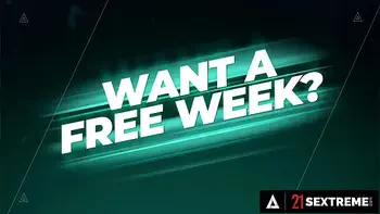 21 SEXTREME - Two Hot Blondes, Cayla Lyons And Nesty Tried Fisting!