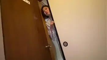 【衝撃放送事故】温泉リポートに来た爆乳アナウンサー 温泉の中と脱衣所でハメ撮りを撮影 1