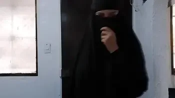 MILF Muslim Arab Step Mom Amateur Rides Anal Dildo And Squirts In Black Niqab Hijab On Webcam