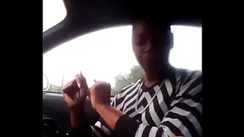 Naejaexx playing with her pussy in car