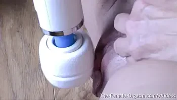 Hot GILF Suzy Hott Vibes Her Big Wet Pussy To A Clit Hopping Pulsing Orgasm Up Close