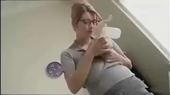 Mega tetona se saca la leche