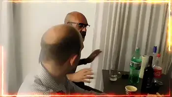 REUNION  CON  LOS MUCHACHOS  DEL GREMIO  Y LOS DEL  LABURO EN CASA  SE TERMINAN  COJIENDO  TODOS  A MI ESPOSA