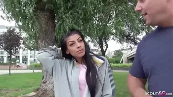 german scout stiefvater bringt seine 18 jahre junge stieftochter zum casting