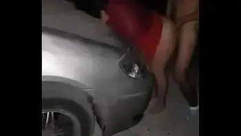 Mi esposa con un chico que conocimos en el club