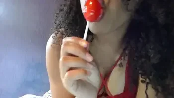 novinha safada não aguentou e gozou com o pirulito (Vídeo Completo no RED)