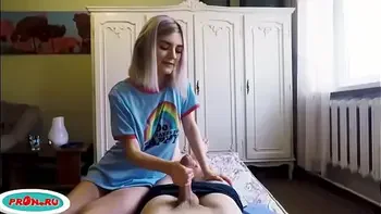 Брат спалил сестричку и теперь каждый день заставляет её подрачивать себе хуй