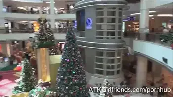 Pornstar having sex in her Malaysia vacation