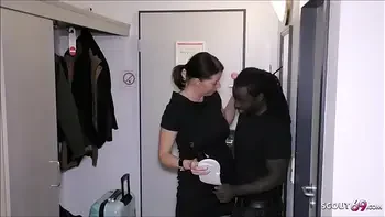 Deutsche Geschäftsfrau Dacada fickt schwarzen Callboy - German MILF