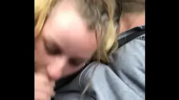 Sucking an amazing cock in the car !