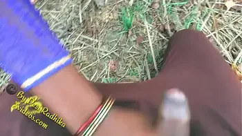 देसी भाभी की  जंगल मे चुदाई हिन्दी मे अश्लील