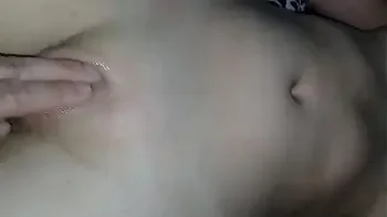 Manu gozando na siririca