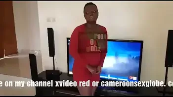 une jeune menagere a. par son patron