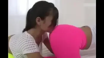 2 Lesbians Gas Eachother