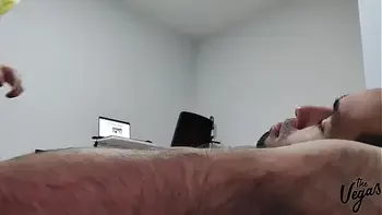 Mi vecina Venezolana tenia antojo de verga, me pidio que la cogiera y se dejo grabar! siguela en instagram @vegasofcrowleyofficial