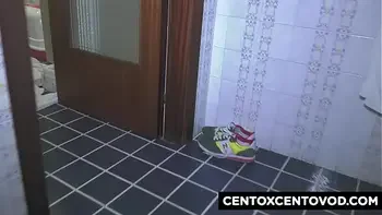 Orgia con due cazzoni neri per le casalinghe italiane