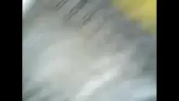 espiando bajo faldas