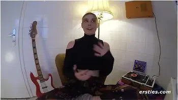 Hot & Steamy Amateur Foursome Pleasure Each Other Until They Squirt