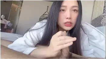 台灣真實人妻偷情做到一半老公打來horny Wife Cheating Fuck And Husband Calls