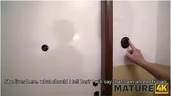 Mature Woman Asks Fixer Not To Stop But Increase The Fucking Pace