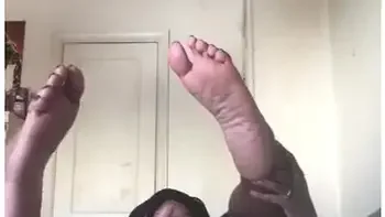 Look At My Feet While I Play In This Pussy