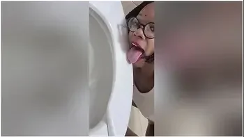 Uniqueen Being Disgusting Peeing And Then Lickin All Over The Toilet And Walls