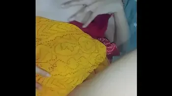 Indian Hot Sexy Sari Aunty fucked by a Young Guy