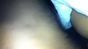 marokkaanse krullebol was verbaasd dat ze zo hard slaapt na bekijken van video