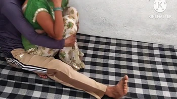 Gaon Ki Desi Bhabhi Gaon Ki Ladki Ne Choda