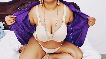 Wet Girl - 18 Year Old Girl Fingering Wet Pussy On Video Call With Her Boyfriend Desi