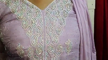 Desi Aunty Ko Kapde Badalte Bade Bade Boobs Dabaya