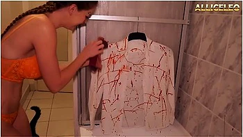 Halloween Vlog - Im Making A Sexy Halloween Cosplay + Fluo Paint On My Body