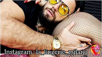 Ladymuffin And The Onesie With Holes