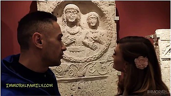 Mugur And Honour May In British Babe Goes To The History Museum With Her Stepdad