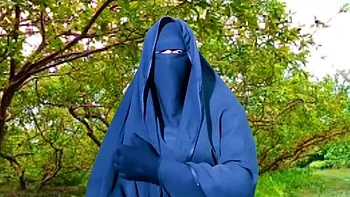 Bangladeshi Housewife Nadiya Fucks Neighbor At Night - Big Tits Blowjob Homemade Bengali Sex