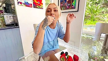 Girl Have A Day Full Of Fuck - Chloe Temple