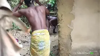 King caught his wife fucked by his palace guard, it ended up in threesome