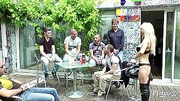 Therese, La Mature Sexy En Gangbang Hard