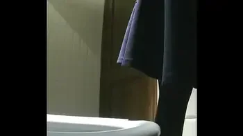 Girls and women show their shaved pussies in the toilet (MOV 98)